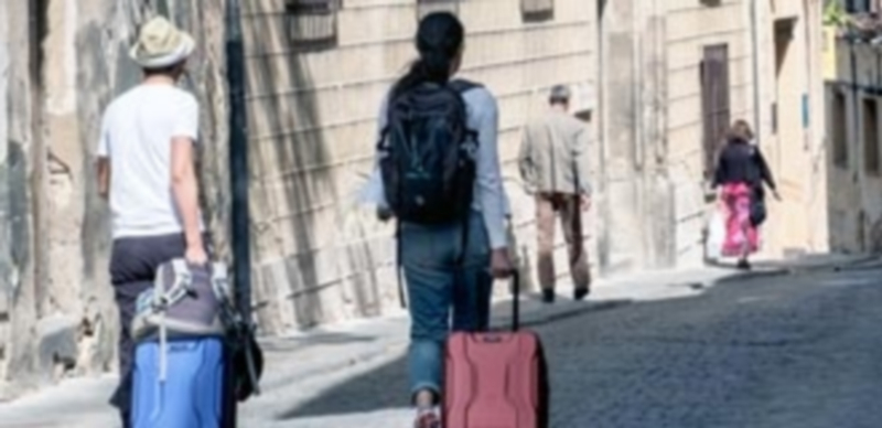 Segovia roza los 60.000 visitantes y las 98.000 pernoctaciones en el mes de agosto 18 Los turistas disfrutan del patrimonio histórico de la ciudad