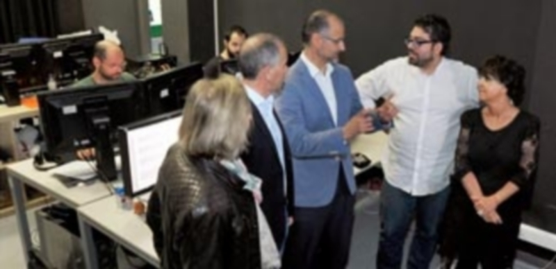 Fuentes conversa con Farias y De Santos