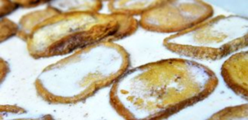 Torrijas bien empapadas en leche dulce. Este postre sigue siendo muy apreciado en Segovia. / Kamarero