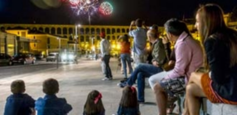 Los fuegos artificiales son el brillante fin de fiestas en muchos municipios de la provincia
