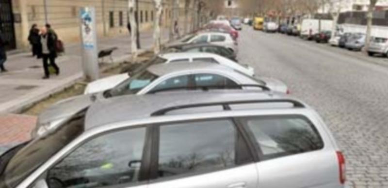 La avenida tiene una longitud de unos 900 metros