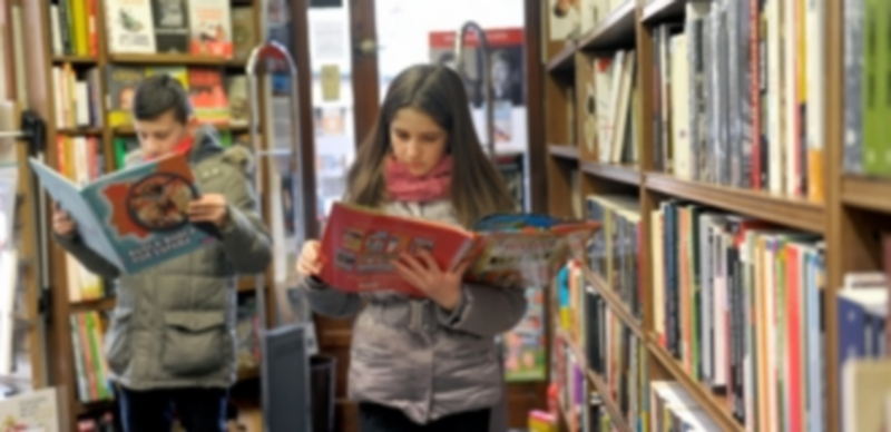 La literatura infantil y juvenil se convierte en un excelente recurso para los regalos que los Reyes Magos dejarán en los zapatos de cada miembro de la familia en la noche del 5 al 6 de enero. /KAMAR