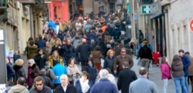 La Calle Real es una de las zonas de la ciudad con más locales dedicados a la actividad comercial. / Kamarero