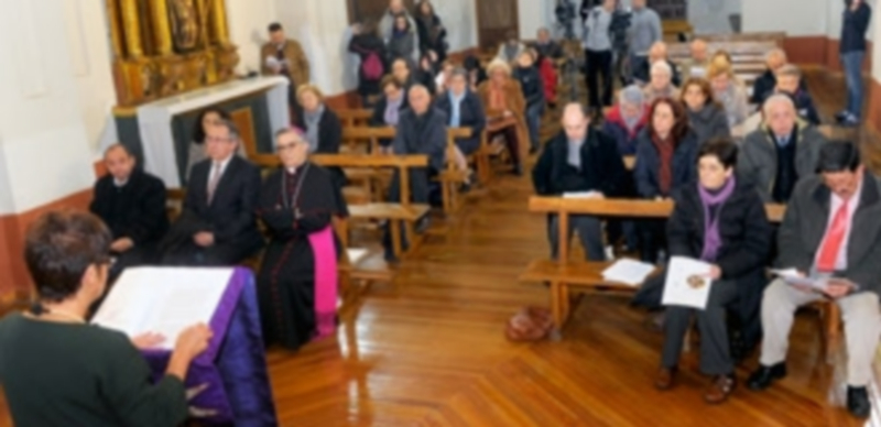 Palabras vivas 1 Representantes de las instituciones y vecinos de la ciudad participaron en la lectura ininterrumpida. / Kamarero