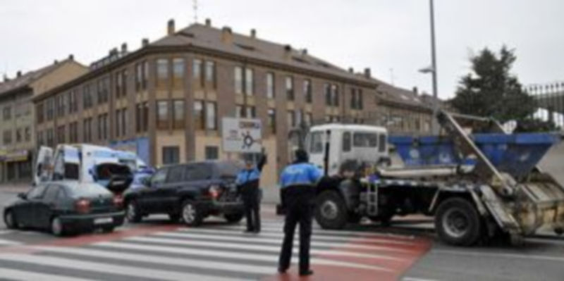 El camión y el todo terreno implicados en el suceso