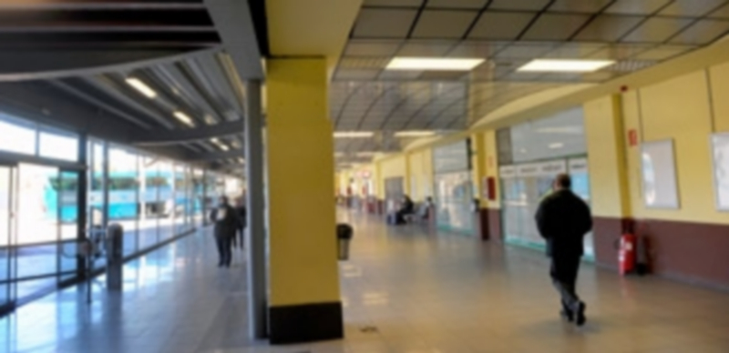 El Ayuntamiento quiere que las obras de reforma de la estación se desarrollen este próximo verano. / Kamarero