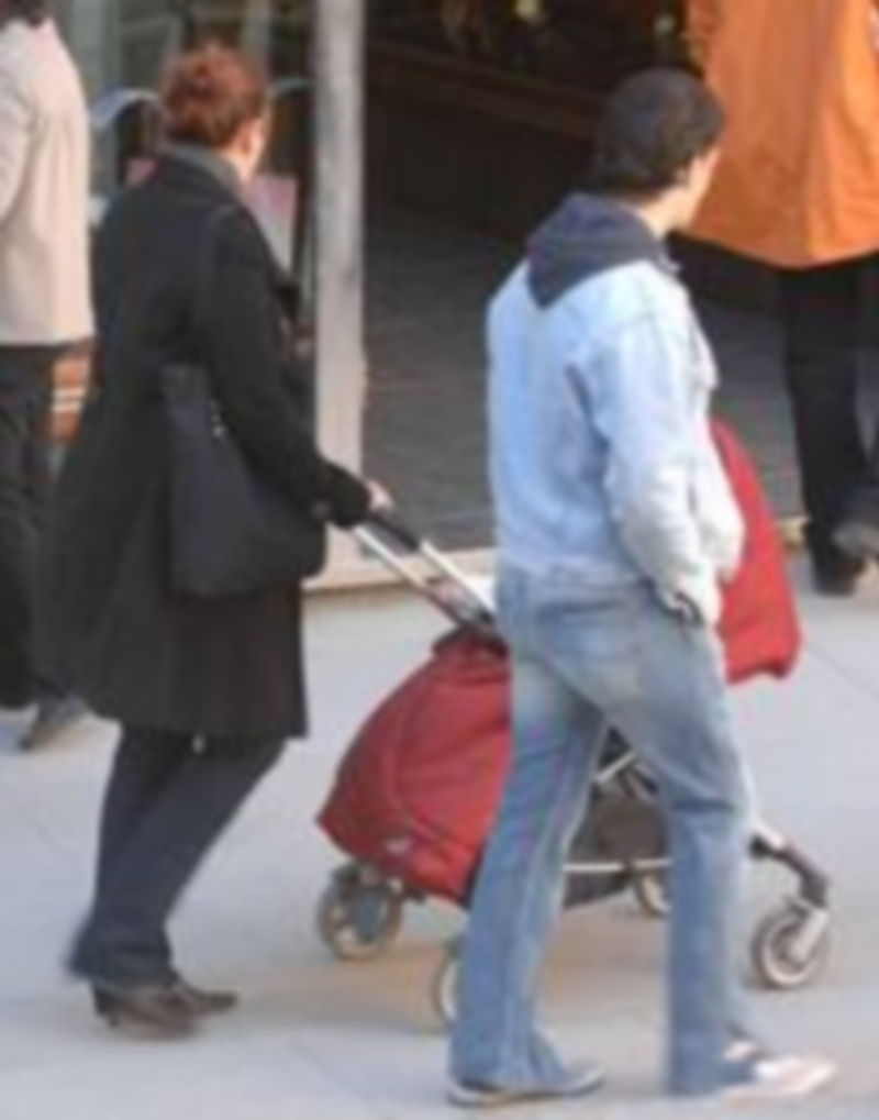 Los padres con hijos recién nacidos son los destinatarios. / Juan Martín