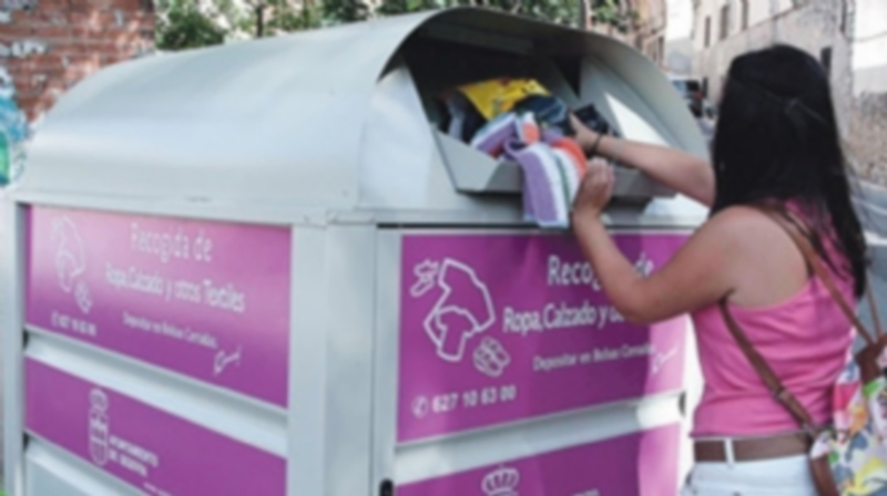 Los segovianos siguen demostrando su interés por la recogida selectiva de residuos e incrementan esta práctica./ J. Martin