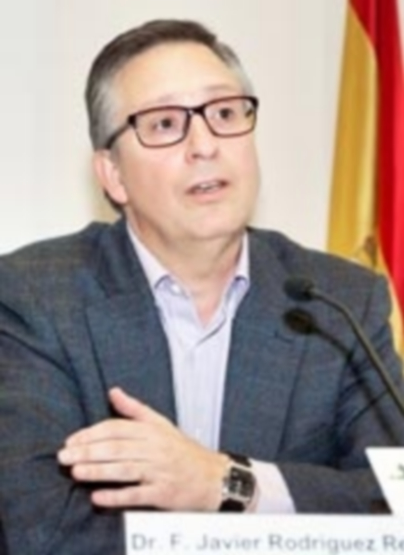 El radiólogo Rodríguez Recio en un acto de la Asociación contra el cáncer./ E. A.