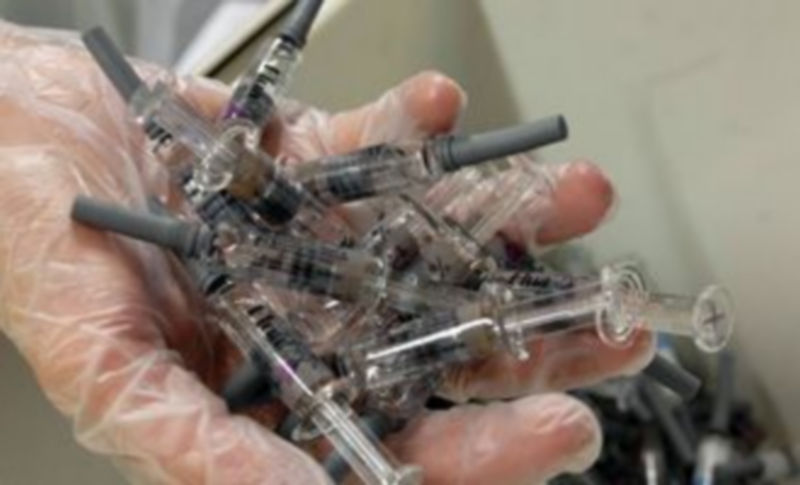 Los responsables sanitarios aseguran que hay vacunas de la gripe estacional para atender a quienes las necesiten./J.MARTÍN