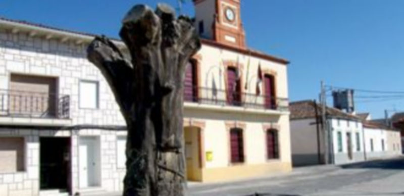 Los ladrones robaron la pasada semana en el Ayuntamiento de Adrados. / El Adelantado