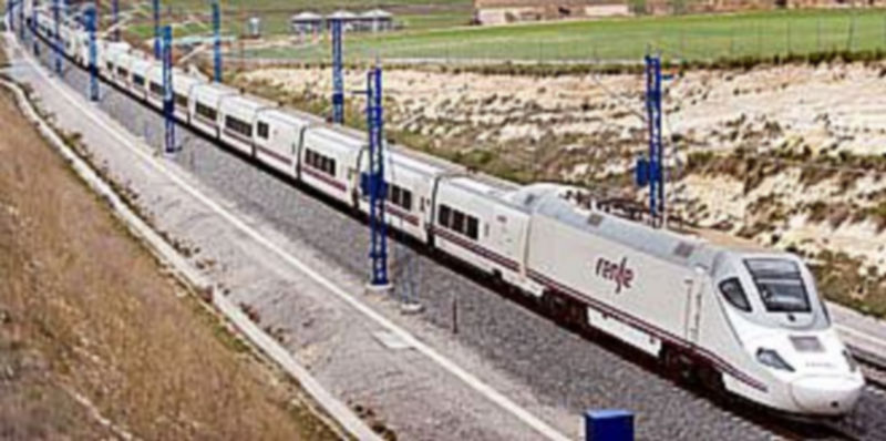 Uno de los trenes de tipo Alvia