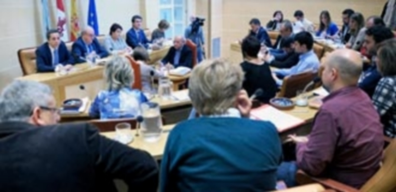Los miembros de la corporación municipal durante uno de los plenos celebrados el pasado año en el Ayuntamiento de Segovia. / kamarero