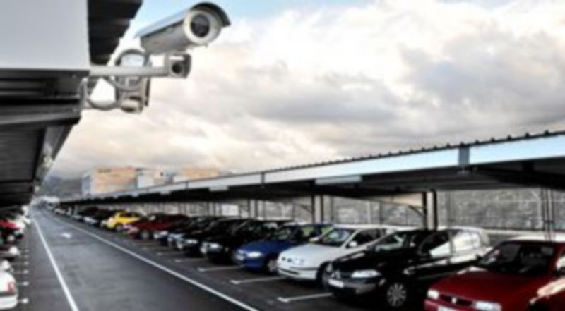 Adif ha anunciado que comenzará a cobrar por estacionar en la estación en el mes de enero. / Kamarero