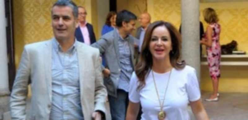 Silvia Clemente y el periodista Giles Tremlett dialogaron sobre parlamentarismo./ KAMARERO