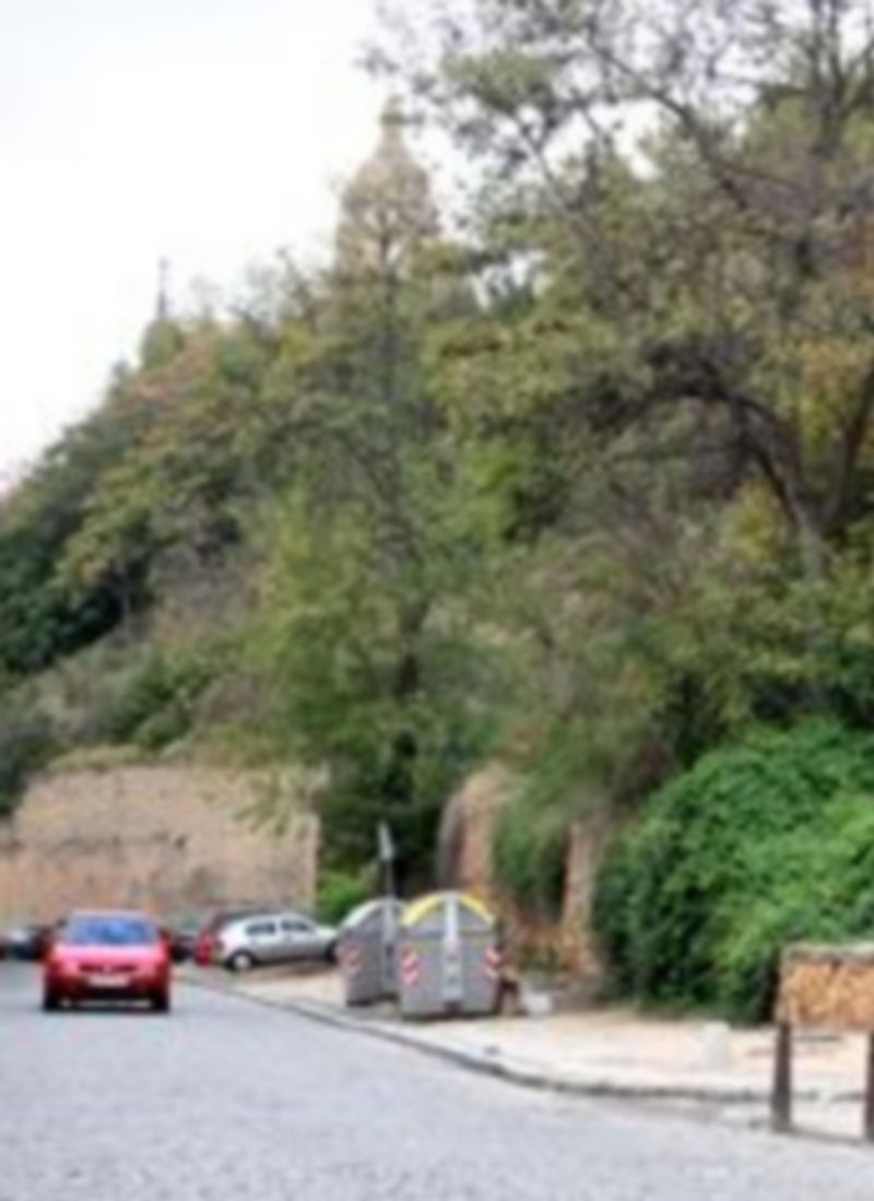 El parking ocupará parte del talud del Paseo de Los Tilos y la calle San Millán./A.K.