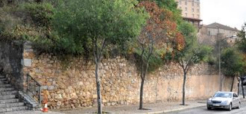 El parking ocupará parte de la ladera del Paseo de Los Tilos y de la calle de San Millán./KAMARERO