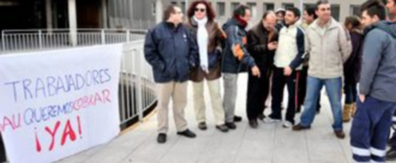 Algunos trabajadores de SAU decidieron concentrarse ayer junto al Hospital General