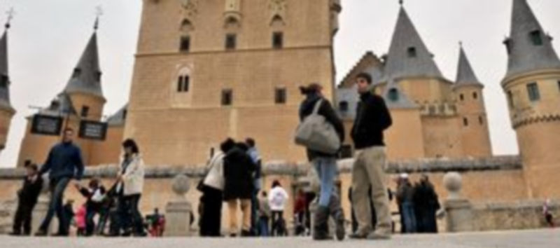 El Alcázar sigue siendo el monumento más visitado de la ciudad y durante los últimos días ha recibido a muchos turistas. / Kamarero