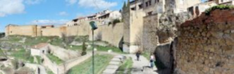 La mejora de la Puerta del Socorro tendrá continuidad con el resto del paño de la muralla. / Kamarero