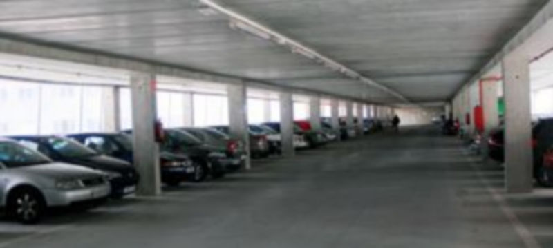 Setex-Aparki se hará cargo de la gestión del estacionamiento durante 10 años y la administración de 590 plazas distribuidas por el parking y los patios./ Kamarero