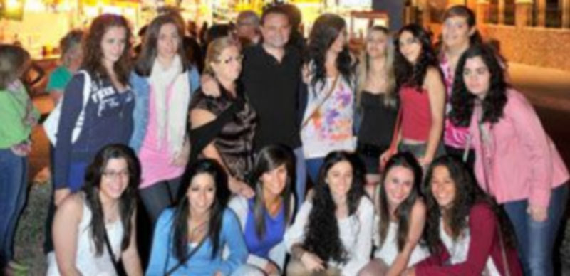 El alcalde y las damas de las fiestas inauguraron el recinto ferial. / Kamarero