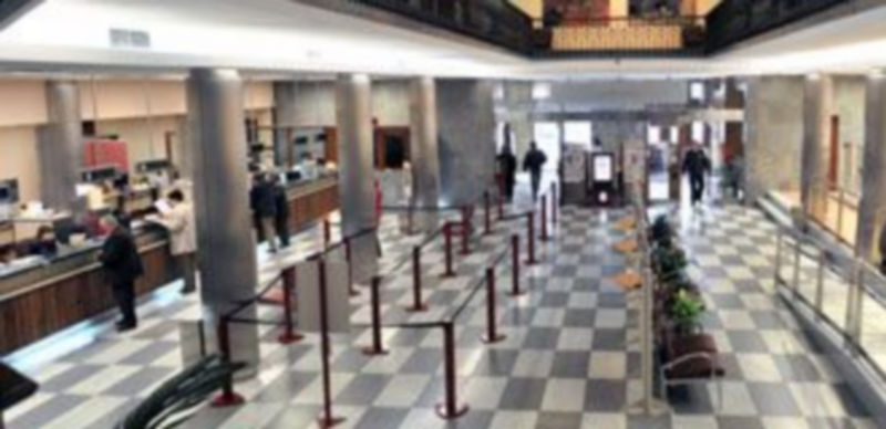 Interior de las oficinas centrales de Caja Segovia que están siendo traspasadas al grupo Bankia. / Kamarero