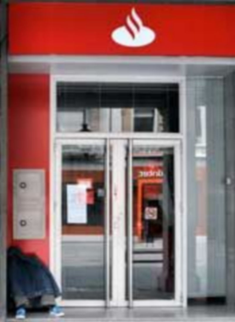 Los técnicos de Hacienda advierten de que el 40 por ciento de los hogares viven con menos de 12.000 euros al año. / Kamarero