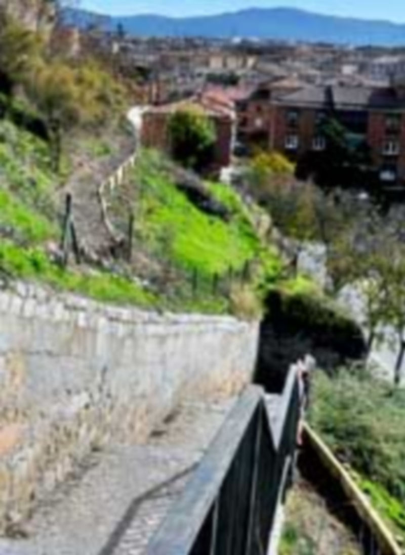 El parking se proyectaba en la ladera del Paseo de Los Tilos. / Kamarero