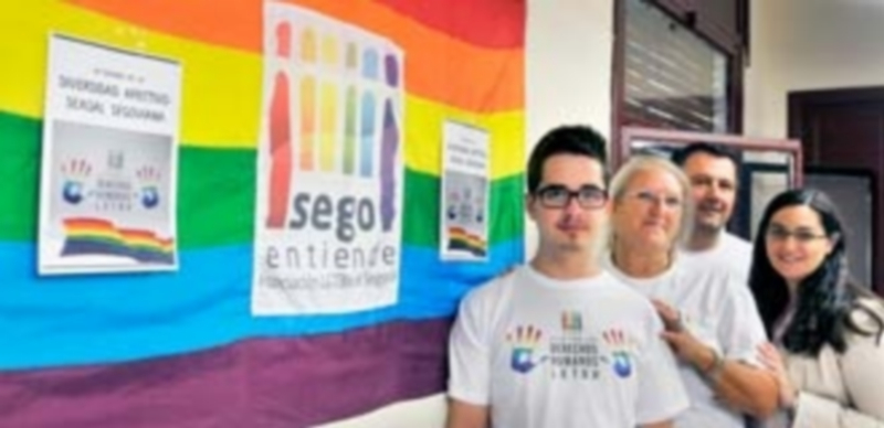 Por los derechos LGTBH 1 Varios componentes de ‘Segoentiende’
