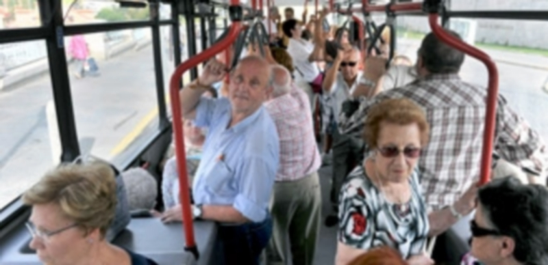 Interior de un autobús urbano del tranporte público