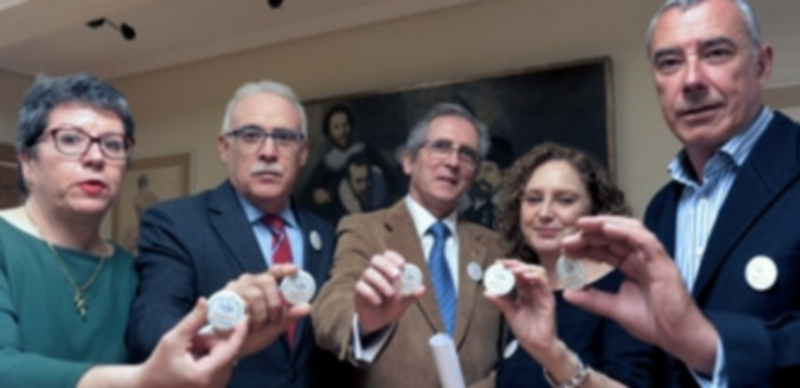 Los representantes de las asociaciones y sindicatos médicos y el presidente del Colegio (segundo izq.)