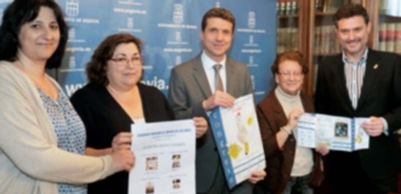 El congreso fue presentado en el Ayuntamiento por representantes de las asociaciones e instituciones colaboradoras. / Kamarero