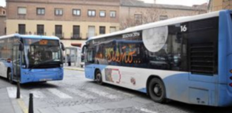 Los pensionistas deberán sustituir su carnet en el plazo de seis meses. / Kamarero