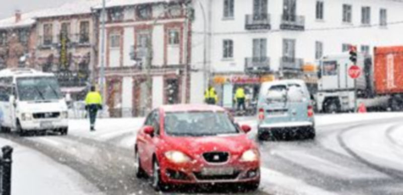 La circulación se antojó especialmente complicada en la N-VI (Madrid-La Coruña)