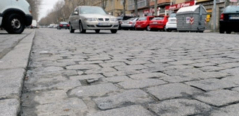 Estado de la calzada de la avenida de la Constitución. / Kamarero