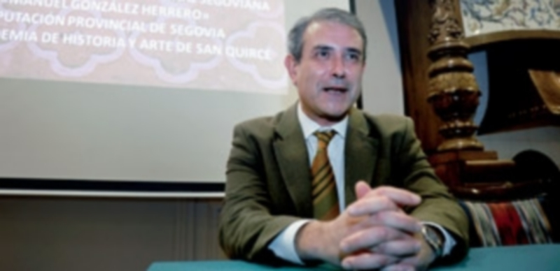 La Sala de la Chimenea del Casino de La Unión acogió esta actividad de Amigos del Patrimonio de Segovia. / Kamarero