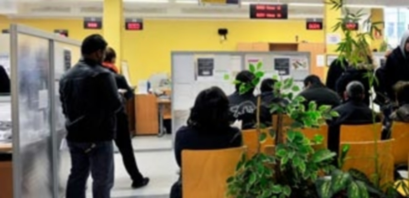 La mayor parte de las prestaciones por desempleo que se conceden en Segovia son contributivas. / Kamarero