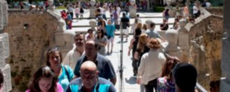 Cientos de turistas visitan diariamente uno de los principales monumentos de la ciudad