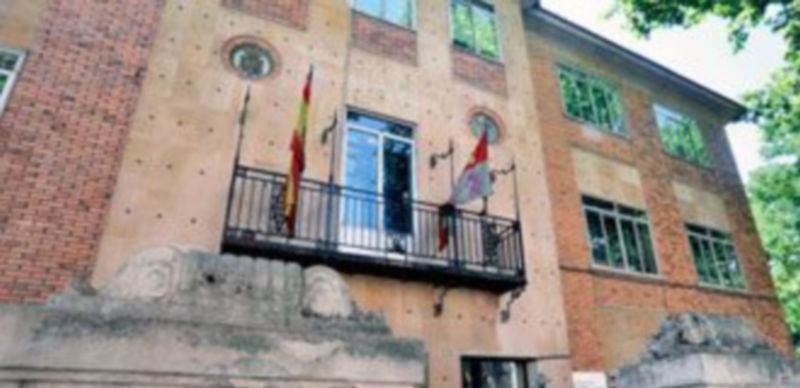 Fachada del Colegio Diego de Colmenares