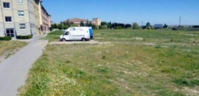 Parcela destinada al que sería el Centro de Salud Segovia IV