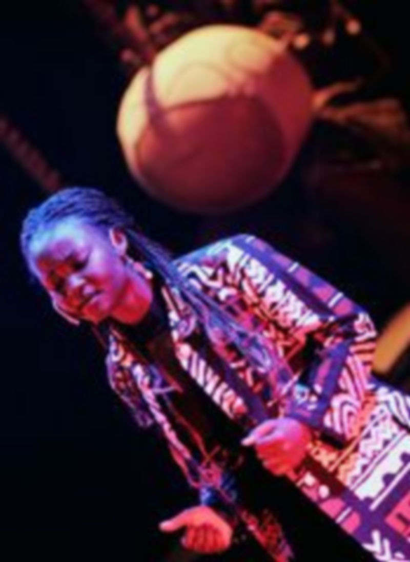 La cantante Shula Ndiaye.
