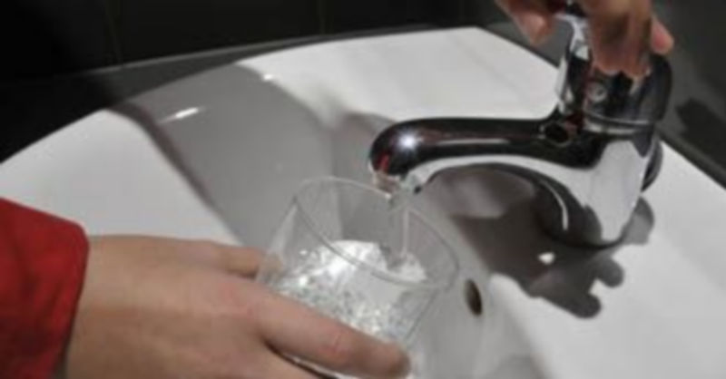 El Ayuntamiento ha puesto al cobro la tasa de agua correspondiente al primer cuatrimestre del año. / Juan Martín.