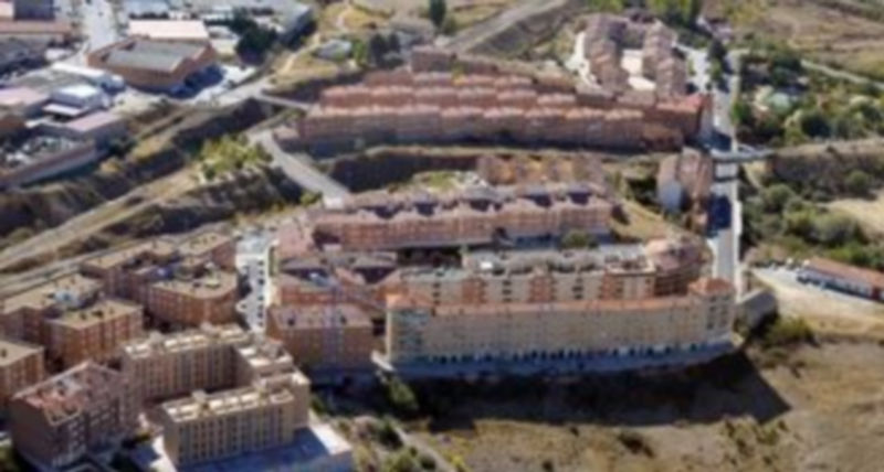 Imagen aérea de bloques de viviendas en el barrio de La Fuentecilla de la capital segoviana