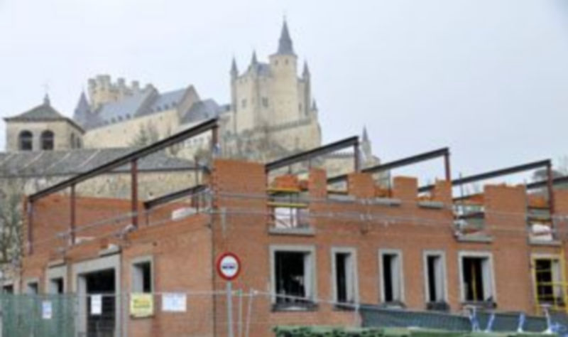 El edificio compromete las vistas sobre el Alcázar y la iglesia de San Marcos