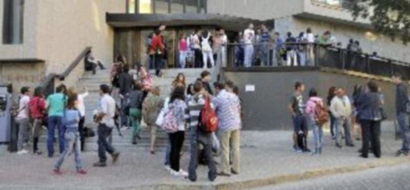Imagen de la entrada principal al campus María Zambrano de la Universidad de Valladolid. / Juan Martín
