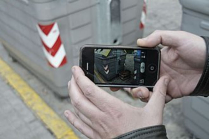 Cualquier incidencia puede ser fotografiada y remitida al Ayuntamiento gracias a la nueva aplicación para móviles. / J.Martín