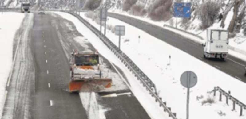 La alerta activada obligará a permanecer a los servicios de limpieza de vías atentos a cualquier inclemencia meteoroógica. / Juan Martín
