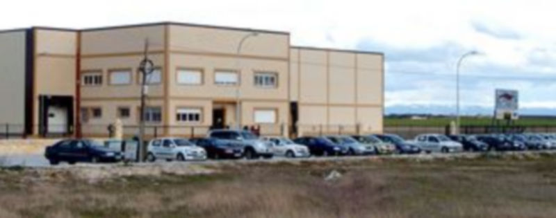 Imagen exterior del matadero de Coca