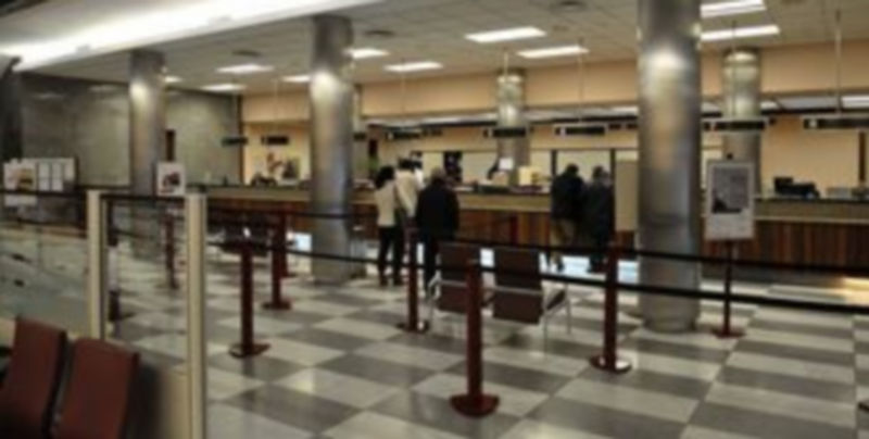 Foto de archivo del vestíbulo de la sede central de Caja Segovia. / Juan Martín.